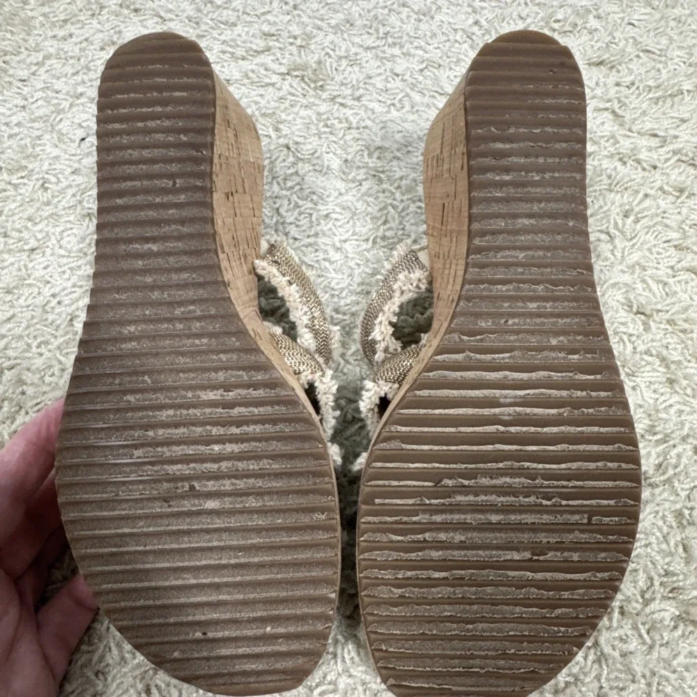 Vaneli Carry Espadrilles‎ Wedge Slip On Strappy Sandals Size 7 Metallic Fringe